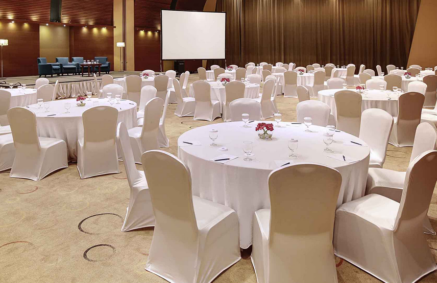 酒店餐桌4.png 酒店餐桌4.png